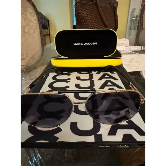 Marc Jacobs Unisex Square Sunglasses Black Gradient Lens UV400 - Picture 2 of 14